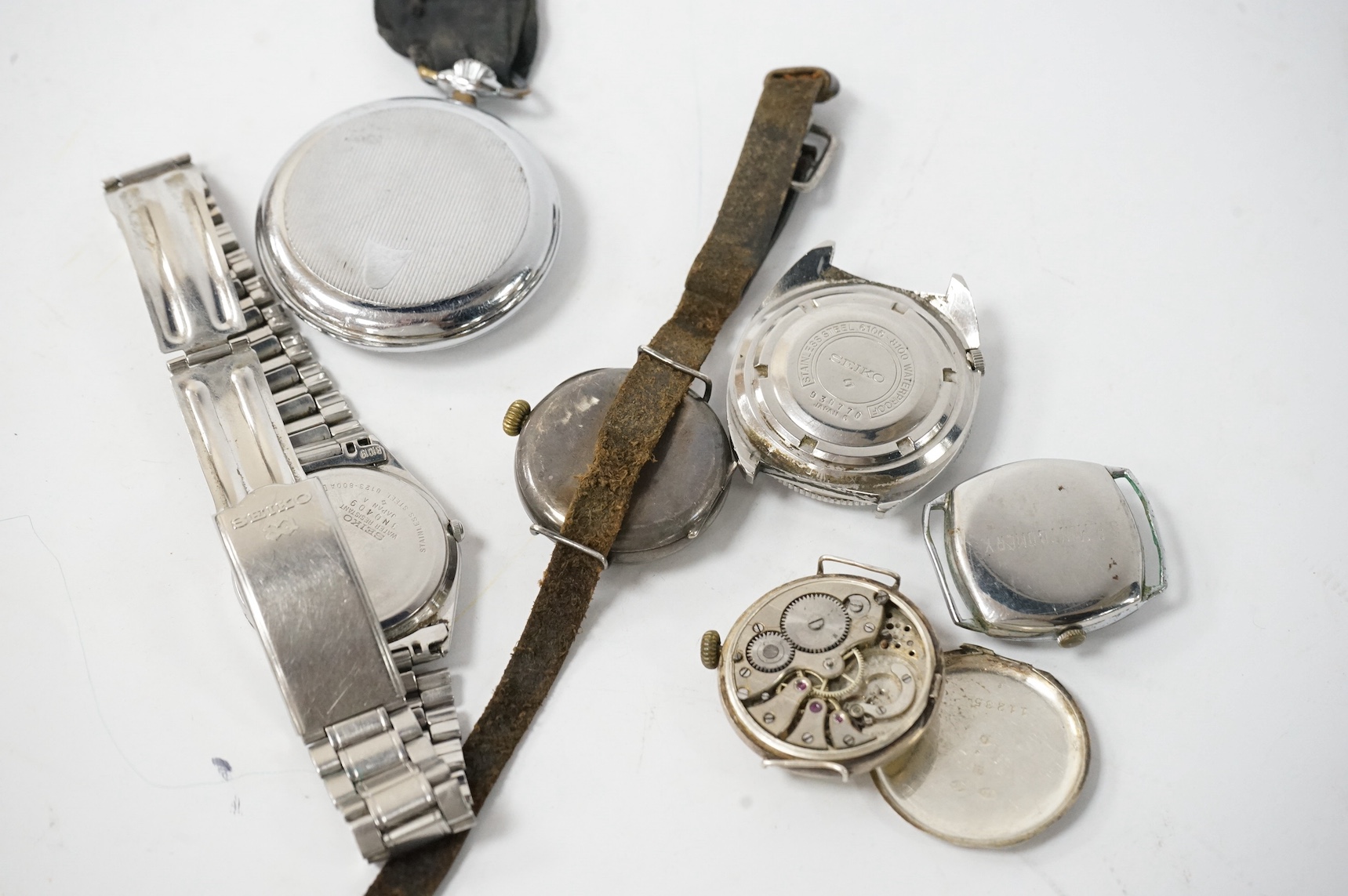 Five assorted gentleman's wrist watches including a 1916 silver trench watch, one other silver wrist watch, a base metal wrist watch and two later Seiko wrist watches, together with a chrome cased Kienzle pocket watch. C